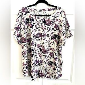 Maurice’s 24/7 floral soft t-shirt new w/o tags size 3X